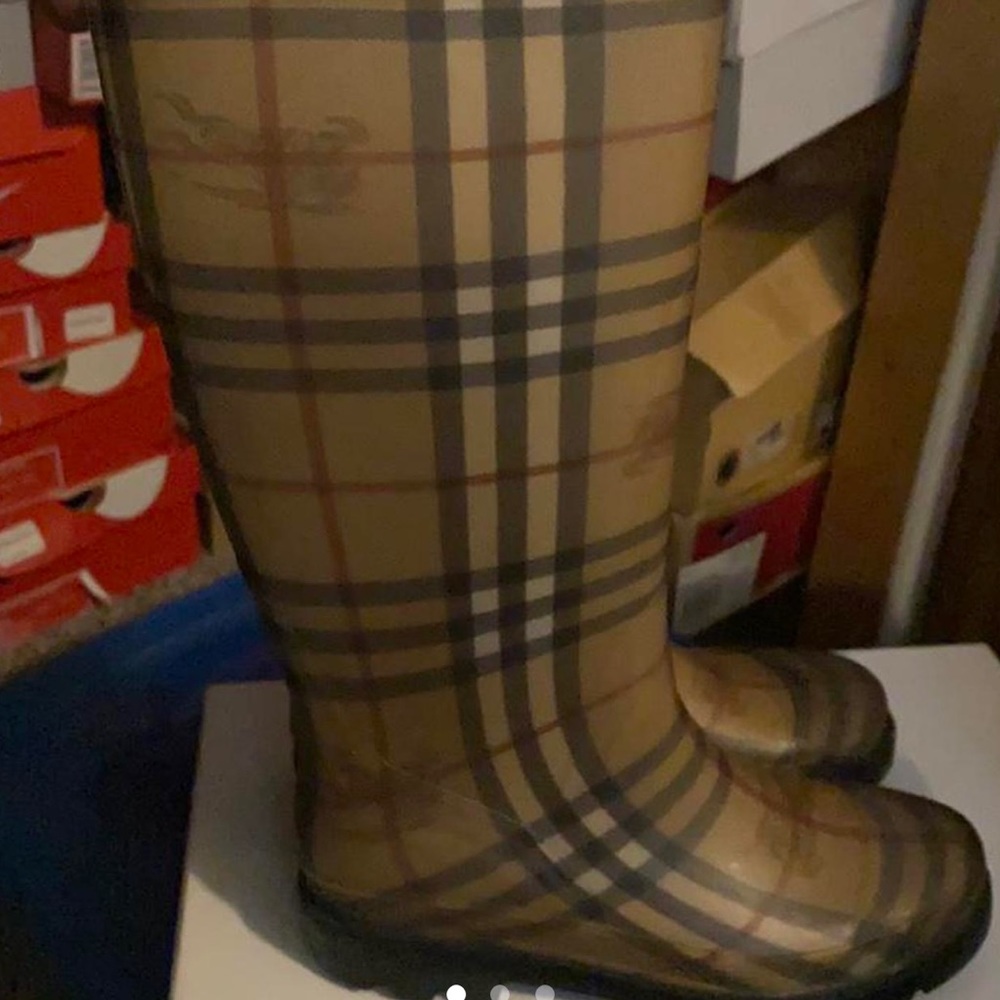 burberry rain boots